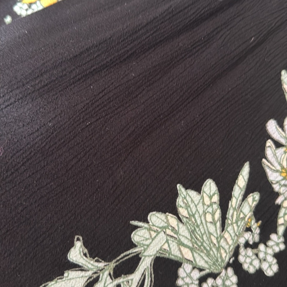 5/$25 Floral Black Dress sz Medium - Picture 5 of 6